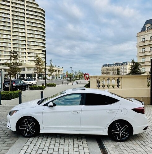 Hyundai Elantra 2018, 165,762 km - 1.6 l - Bakı