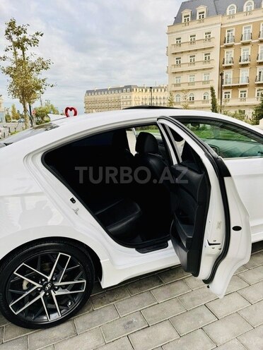 Hyundai Elantra 2018, 165,762 km - 1.6 l - Bakı