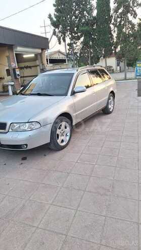 Audi A4 1999, 300,000 km - 1.8 l - Bakı