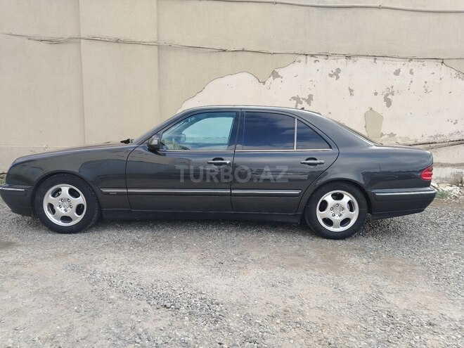 Mercedes E 240 1999, 294,000 km - 2.4 l - Bakı