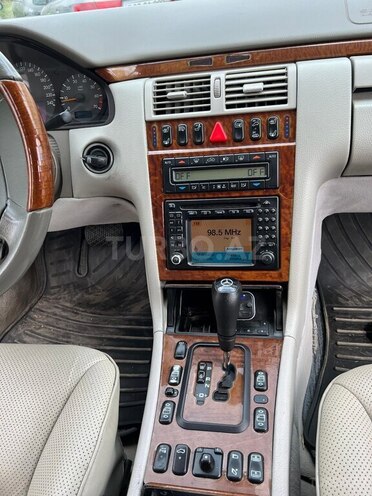 Mercedes E 240 1999, 294,000 km - 2.4 l - Bakı