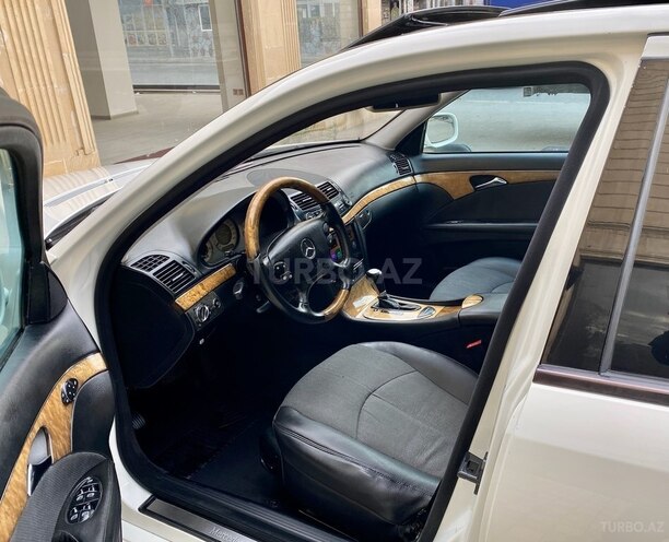 Mercedes E 240 2006, 246,000 km - 2.6 l - Bakı