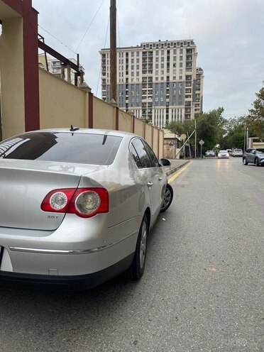 Volkswagen Passat 2005, 205,000 km - 2.0 l - Bakı