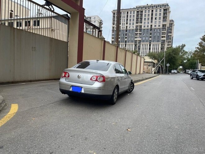 Volkswagen Passat 2005, 205,000 km - 2.0 l - Bakı