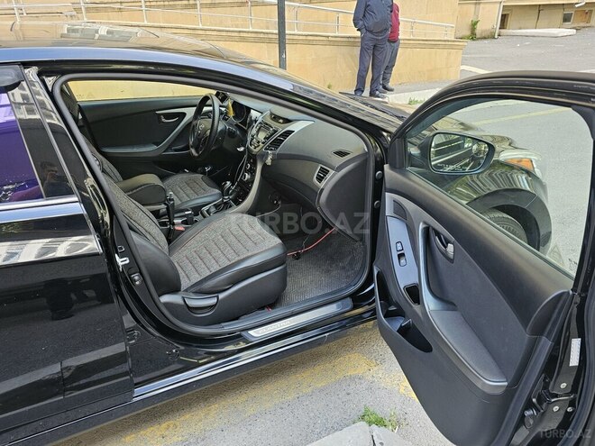Hyundai Elantra 2015, 131,966 km - 1.8 l - Bakı