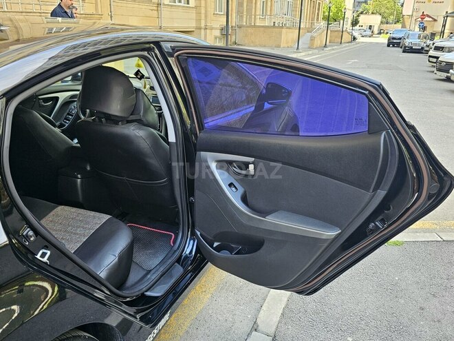 Hyundai Elantra 2015, 131,966 km - 1.8 l - Bakı