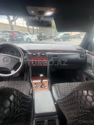 Mercedes E 220 1998, 420,000 km - 2.2 l - Bakı