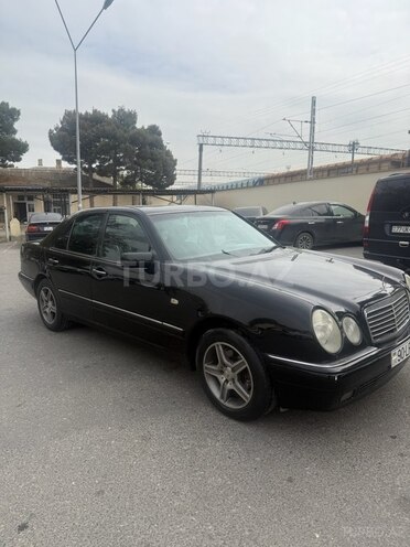 Mercedes E 220 1998, 420,000 km - 2.2 l - Bakı