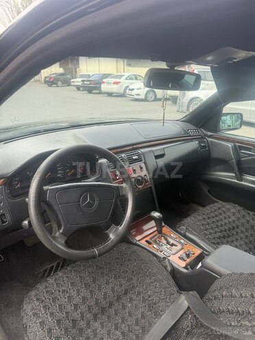 Mercedes E 220 1998, 420,000 km - 2.2 l - Bakı