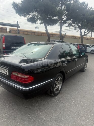 Mercedes E 220 1998, 420,000 km - 2.2 l - Bakı