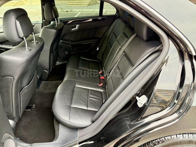 Mercedes E 220-10
