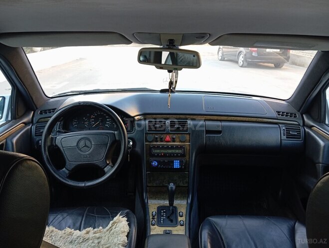 Mercedes E 220 1997, 400,000 km - 2.2 l - Bakı