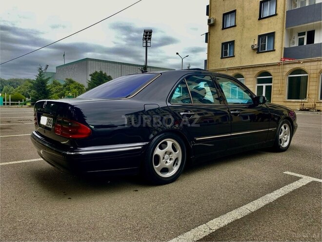 Mercedes E 320 2001, 284,500 km - 3.2 l - Masallı