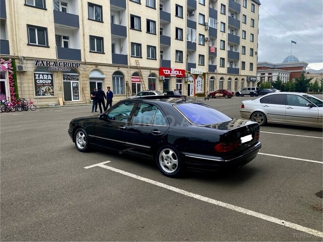 Mercedes E 320 2001, 284,500 km - 3.2 l - Masallı