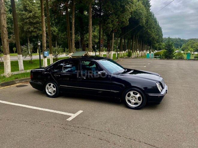 Mercedes E 320 2001, 284,500 km - 3.2 l - Masallı