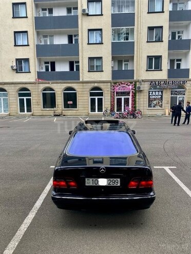 Mercedes E 320 2001, 284,500 km - 3.2 l - Masallı