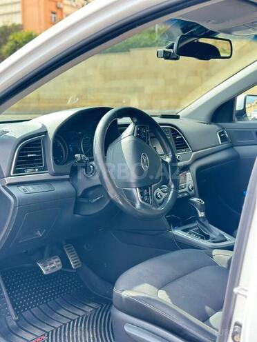 Hyundai Elantra 2017, 88,000 km - 2.0 л - Bakı