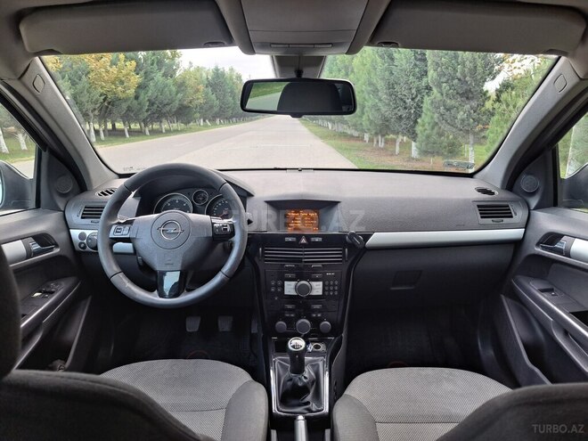 Opel Astra 2010, 285,000 km - 1.3 l - Bakı