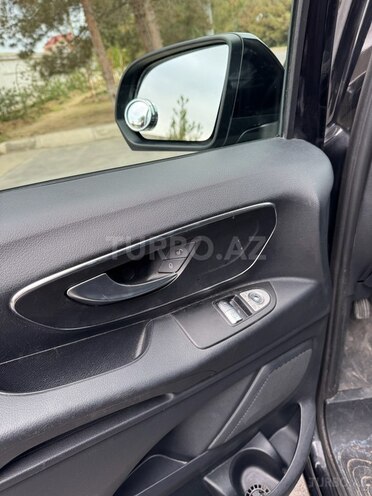 Mercedes Metris-11