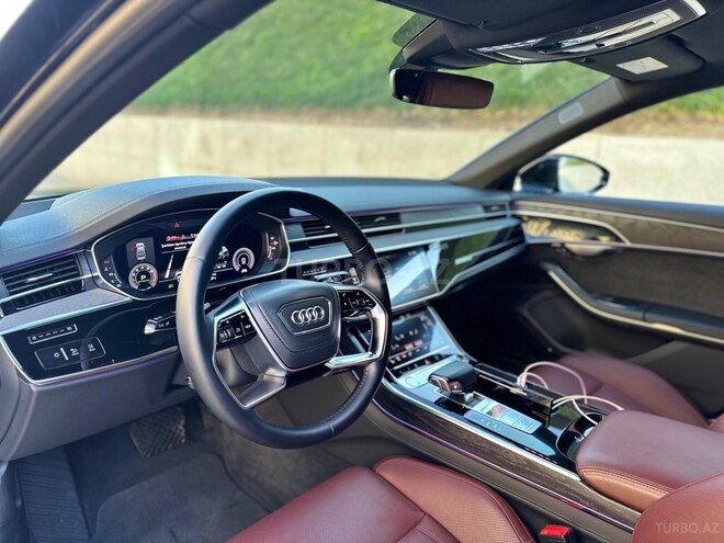 Audi A8-7