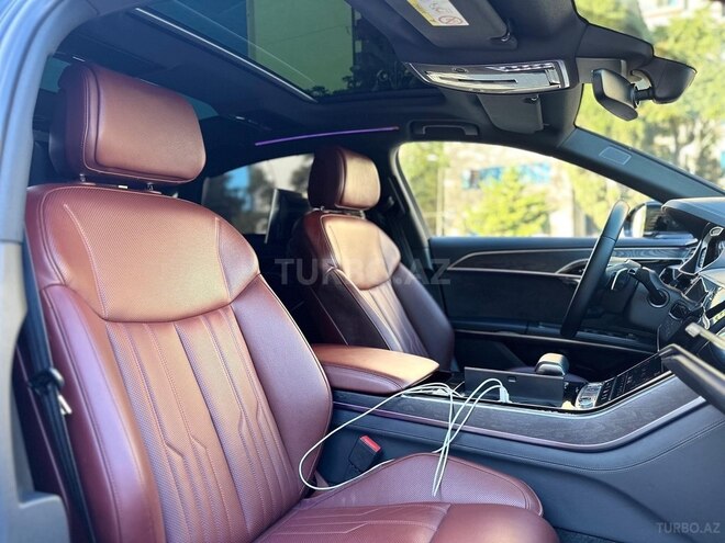 Audi A8-4