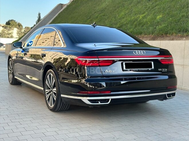 Audi A8-16
