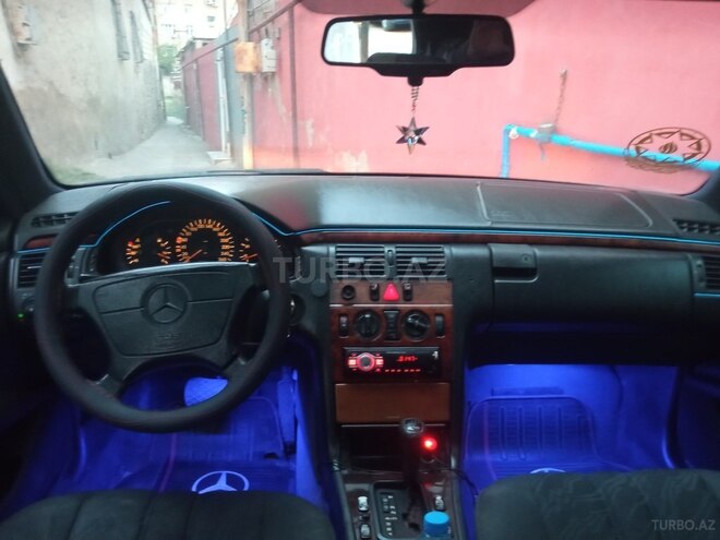 Mercedes E 230 1996, 252,630 km - 2.3 л - Bakı