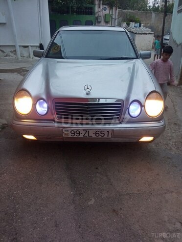 Mercedes E 230 1996, 252,630 km - 2.3 л - Bakı
