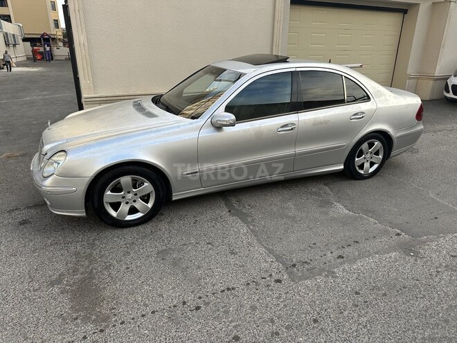 Mercedes E 270 2002, 235,000 km - 2.7 l - Bakı