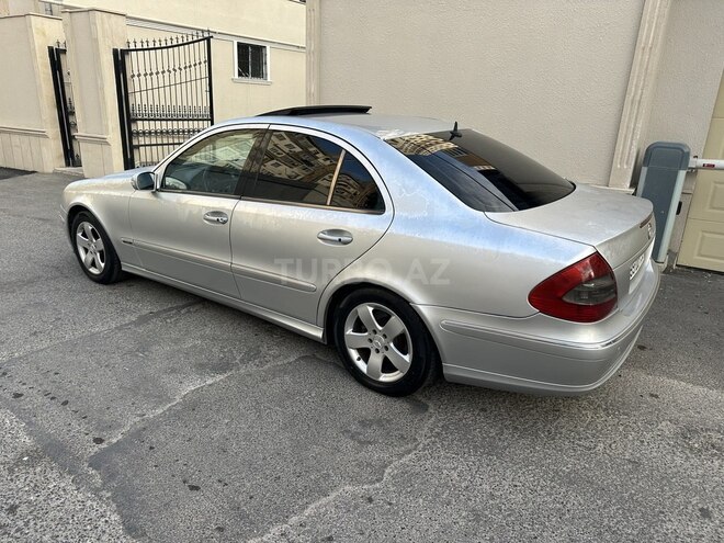 Mercedes E 270 2002, 235,000 km - 2.7 l - Bakı