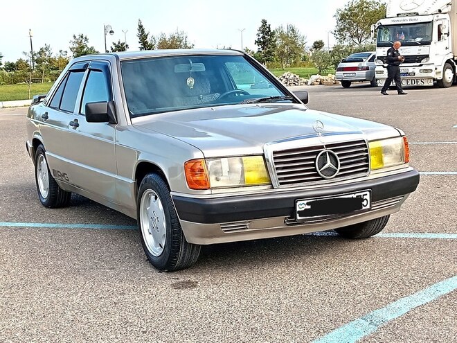 Mercedes 190 1991, 253,652 km - 2.0 l - Sumqayıt