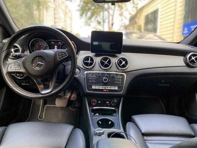 Mercedes GLA 250 4MATIC 2017, 59,400 km - 2.0 l - Bakı