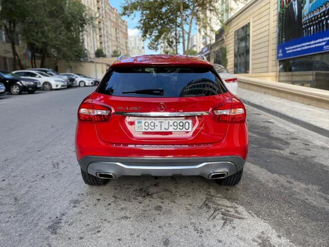 Mercedes GLA 250 4MATIC 2017, 59,400 km - 2.0 l - Bakı