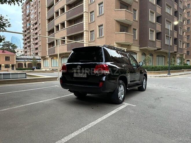 Toyota Land Cruiser-8