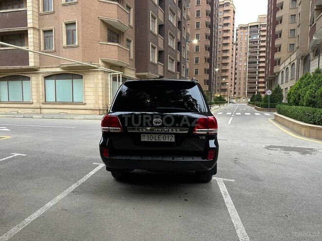 Toyota Land Cruiser-7
