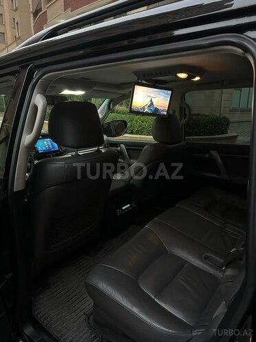 Toyota Land Cruiser-10