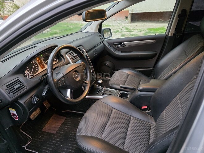 Mercedes B 180 2011, 160,000 km - 1.7 l - Sumqayıt