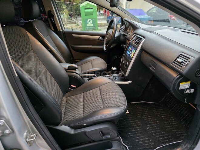 Mercedes B 180 2011, 160,000 km - 1.7 l - Sumqayıt