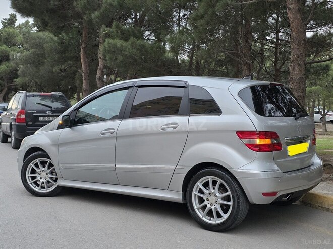 Mercedes B 180 2011, 160,000 km - 1.7 l - Sumqayıt