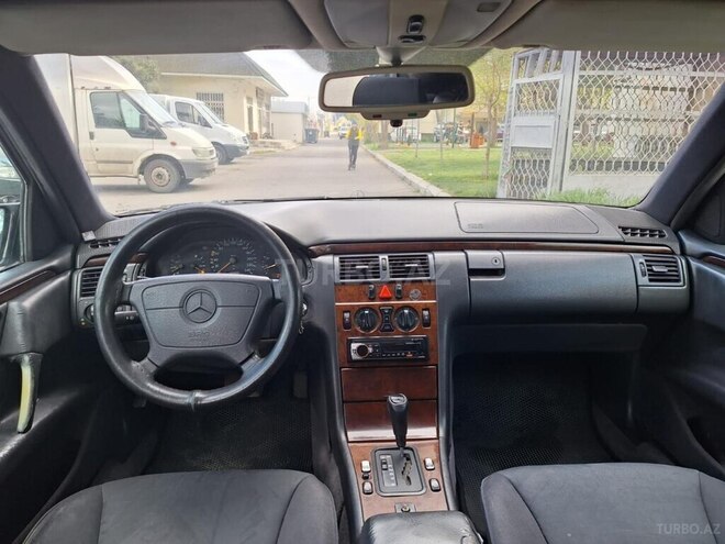 Mercedes E 230 1996, 430,000 km - 2.3 л - Bakı
