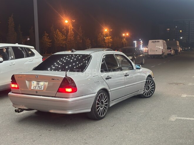 Mercedes C 230 2000, 257,000 km - 2.3 l - Bakı
