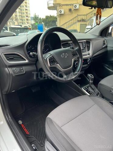Hyundai Accent 2018, 100,800 km - 1.6 л - Bakı