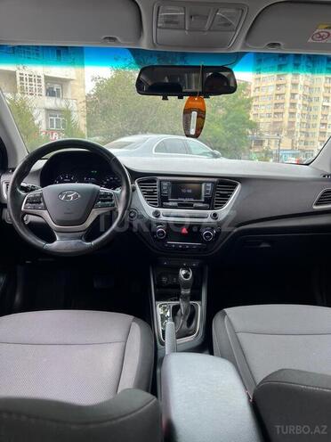 Hyundai Accent 2018, 100,800 km - 1.6 л - Bakı