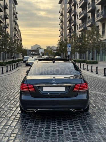 Mercedes E 250 4MATIC 2014, 243,500 km - 2.1 л - Bakı