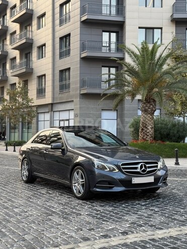 Mercedes E 250 4MATIC 2014, 243,500 km - 2.1 л - Bakı