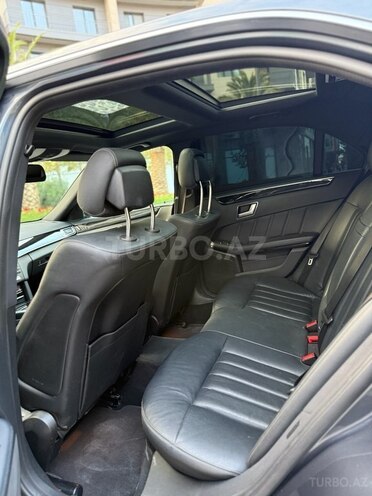 Mercedes E 250 4MATIC 2014, 243,500 km - 2.1 л - Bakı