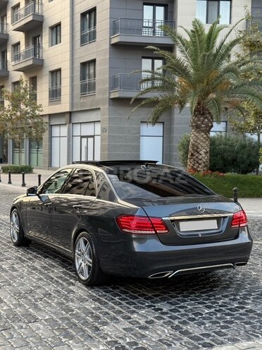 Mercedes E 250 4MATIC 2014, 243,500 km - 2.1 л - Bakı