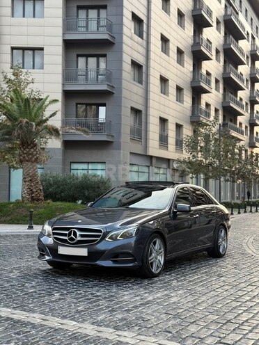 Mercedes E 250 4MATIC 2014, 243,500 km - 2.1 л - Bakı