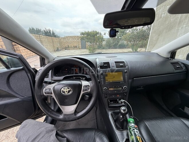 Toyota Avensis 2009, 298,000 km - 2.0 l - Quba