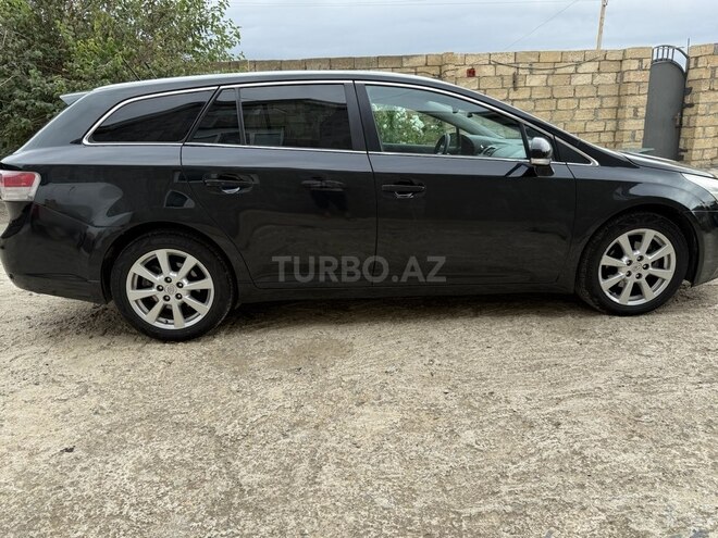 Toyota Avensis 2009, 298,000 km - 2.0 l - Quba